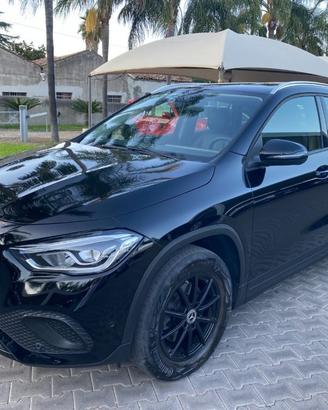 MERCEDES-BENZ GLA 180 d Automatic Sport