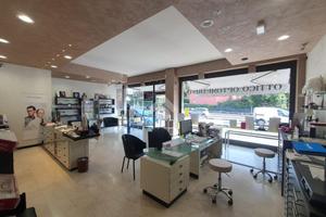 NEGOZIO A VILLA CARCINA