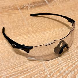 OAKLEY CYBR ZERO - Photocromic Celar to Black