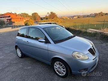 Lancia Ypsilon 1.3 MJT 90 CV Oro