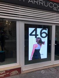 Vetrine digitali con Schermi ad alta luminosità