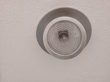 faretti e mattonelle controsoffitto 