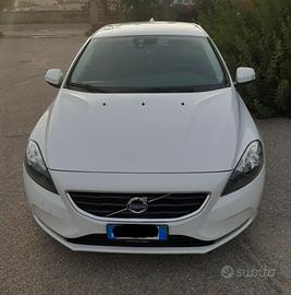Volvo V40 D2