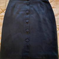 Gonna nera a tubino a vita alta con bottoni