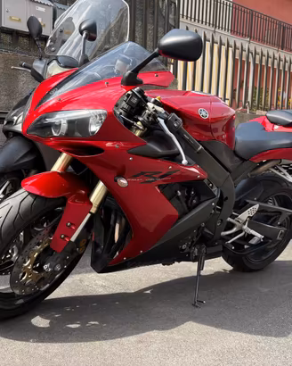 Yamaha r1