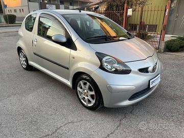 TOYOTA Aygo 1.0 12V VVT-i 3 porte Sol
