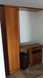 Mobile da ingresso in legno con appendiabiti