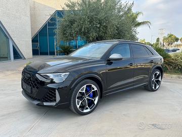 Audi RS Q8 performance possibilità noleggio no sco