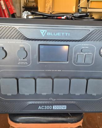 Bluetti ac300 praticamente nuovo