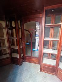vetrina porta in mogano per gioielleria Iglesias