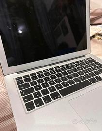 Vendi mac book per pezzi di  ricambio Apple