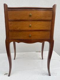 Il Comodino a Tre Cassetti (Stile Transizione)