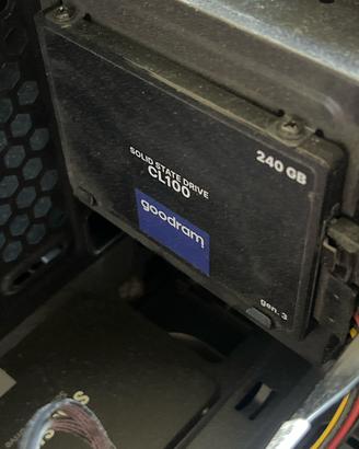 2 SSD SATA 2.5” (samsung 250Gb + goodram 240 Gb)