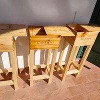 tavolini con casse di vino 