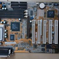 scheda madre ASUS Socket 7