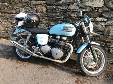 Triumph Thruxton 900