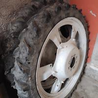 gomme strette per trattore 