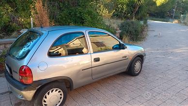 OPEL CORSA CON  MOTORE NUOVO