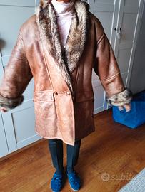 Montone da donna taglia 40 (veste largo).