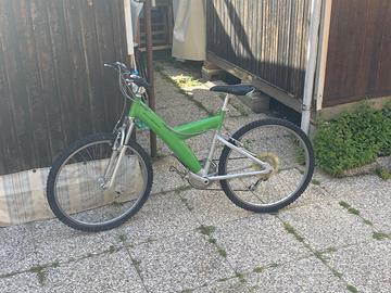 Bicicletta Pininfarina verde MTB