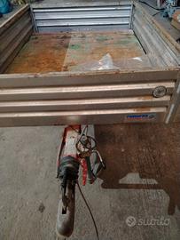 carrello appendice con documenti 