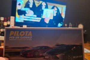 cofanetto pilota in pista