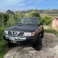 Nissan Patrol y 61