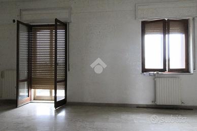 4 LOCALI A ISOLA DI CAPO RIZZUTO