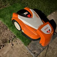 ROBOT TOSAERBA STIHL RMI 422 PC