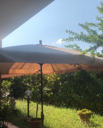 da giardino con base in granito. 3 per 3