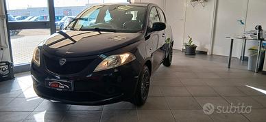 Lancia Ypsilon 1.2 BENZINA 69CV NEOPATENTATI