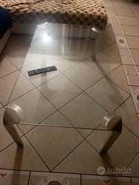 Tavolino in cristallo