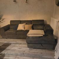 Divano contenitore con penisola