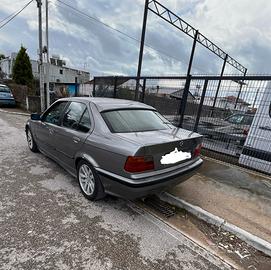 Bmw e36 318i radiata, gia demolite targhe
