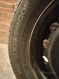 Gomme invernali usate Nokian + cerchi acciaio.