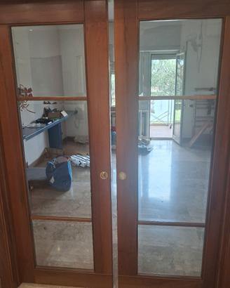 5 porte in legno massello di noce