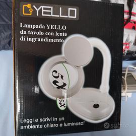 lampada con lente di ingrandimento 