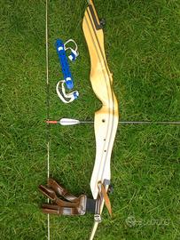 Arco ricurvo riser destro + frecce e accessori.