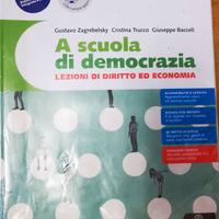 Libro di diritto "A scuola di democrazia"