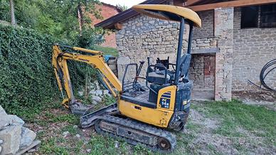 Miniescavatore usato Komatsu PC14