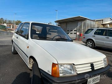 Peugeot 205
