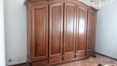 Armadio arte povera da camera in legno