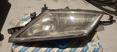 Faro anteriore sinistro Lancia Y 