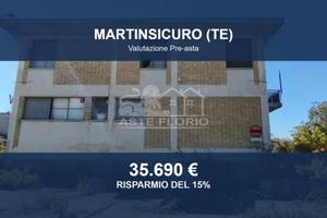 Immobile in asta di 157 m² con più di 5 locali a M