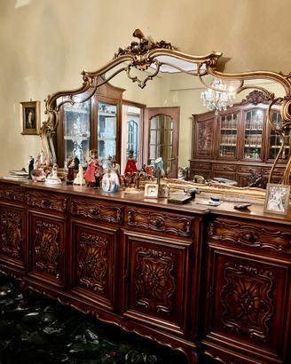 Credenza classica con grande specchietto