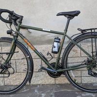 Gravel o da viaggio un icona della bici Genesis