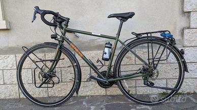 Gravel o da viaggio un icona della bici Genesis