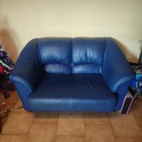 Tavolo, sedie e 2 divani/letto