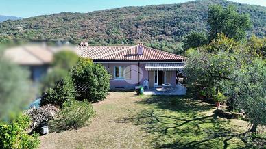 PORZIONE DI BIFAMILIARE A TORRI DEL BENACO