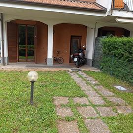 Monolocale con ampio giardino